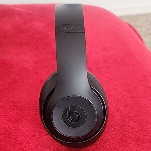 Studio3 Wireless Over-Ear Headphones - Black